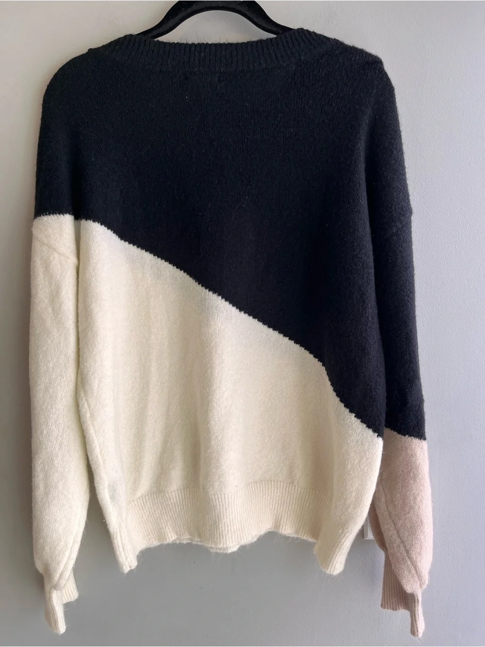 Blu Pepper Diagonal Colorblock Crewneck Sweater in Black, Cream & Light Pink - Picture 5 of 8